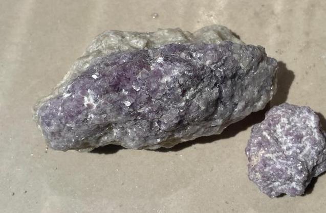 動力電池帶動鋰需求暴漲，鋰輝石破碎磨粉設備供不應求