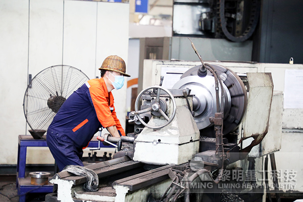車間全天候封閉管控,生產發貨不能停2 車間全天候封閉管控,生產發貨不能停2