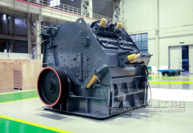 CI5X系列反擊式破碎機車間圖