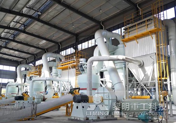 安徽時產200噸河卵石制砂線生產現場 時產27噸有機肥磨粉生產線