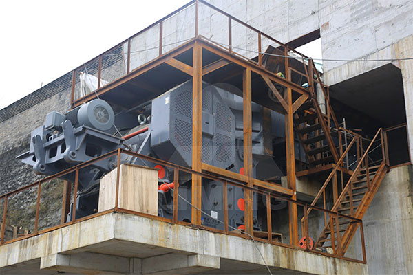 時(shí)產(chǎn)700噸石灰石破碎生產(chǎn)線